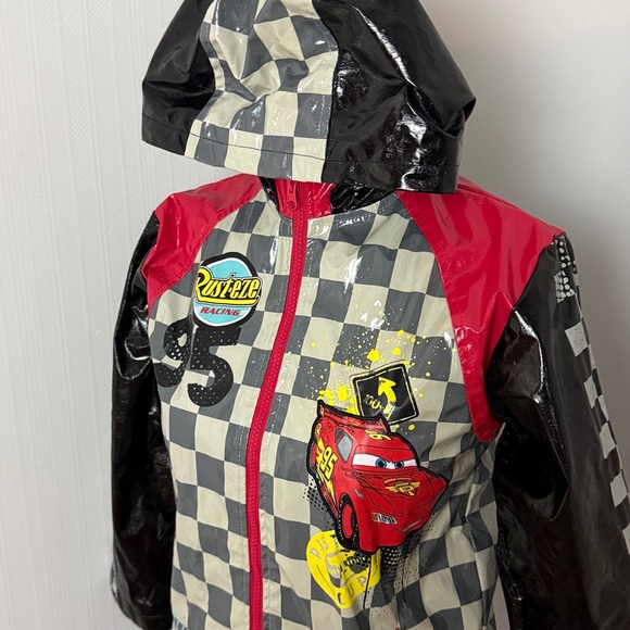 Disney Pixar Cars boys' Lightning McQueen waterproof rain slicker size 7/8 - Picture 2 of 7